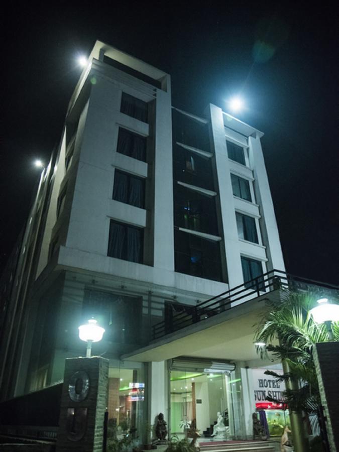 Hotel Sunshine Baharampur Exteriör bild