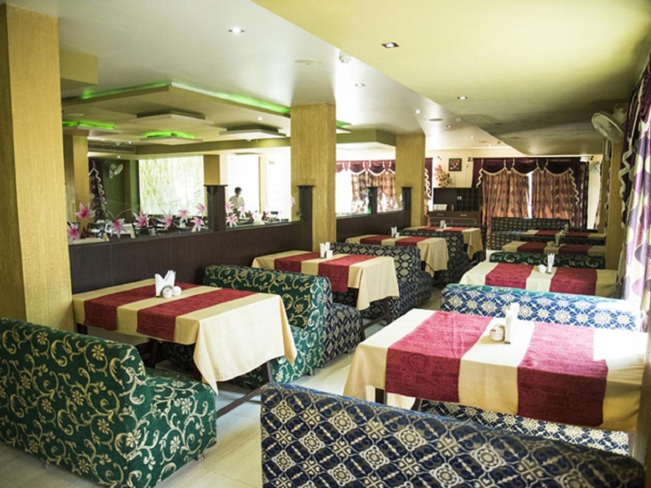 Hotel Sunshine Baharampur Exteriör bild