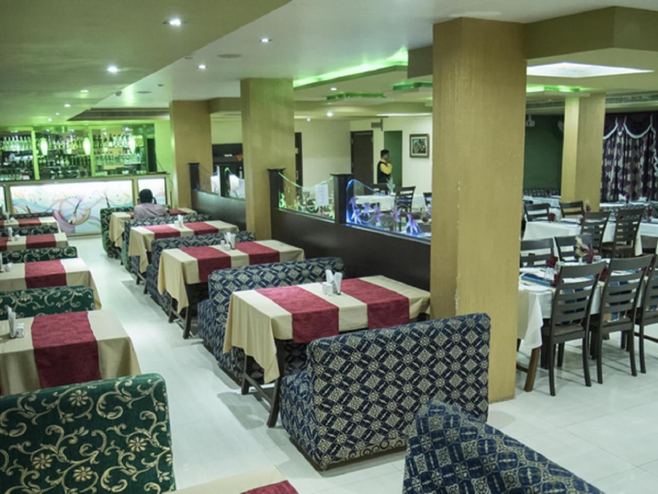 Hotel Sunshine Baharampur Exteriör bild
